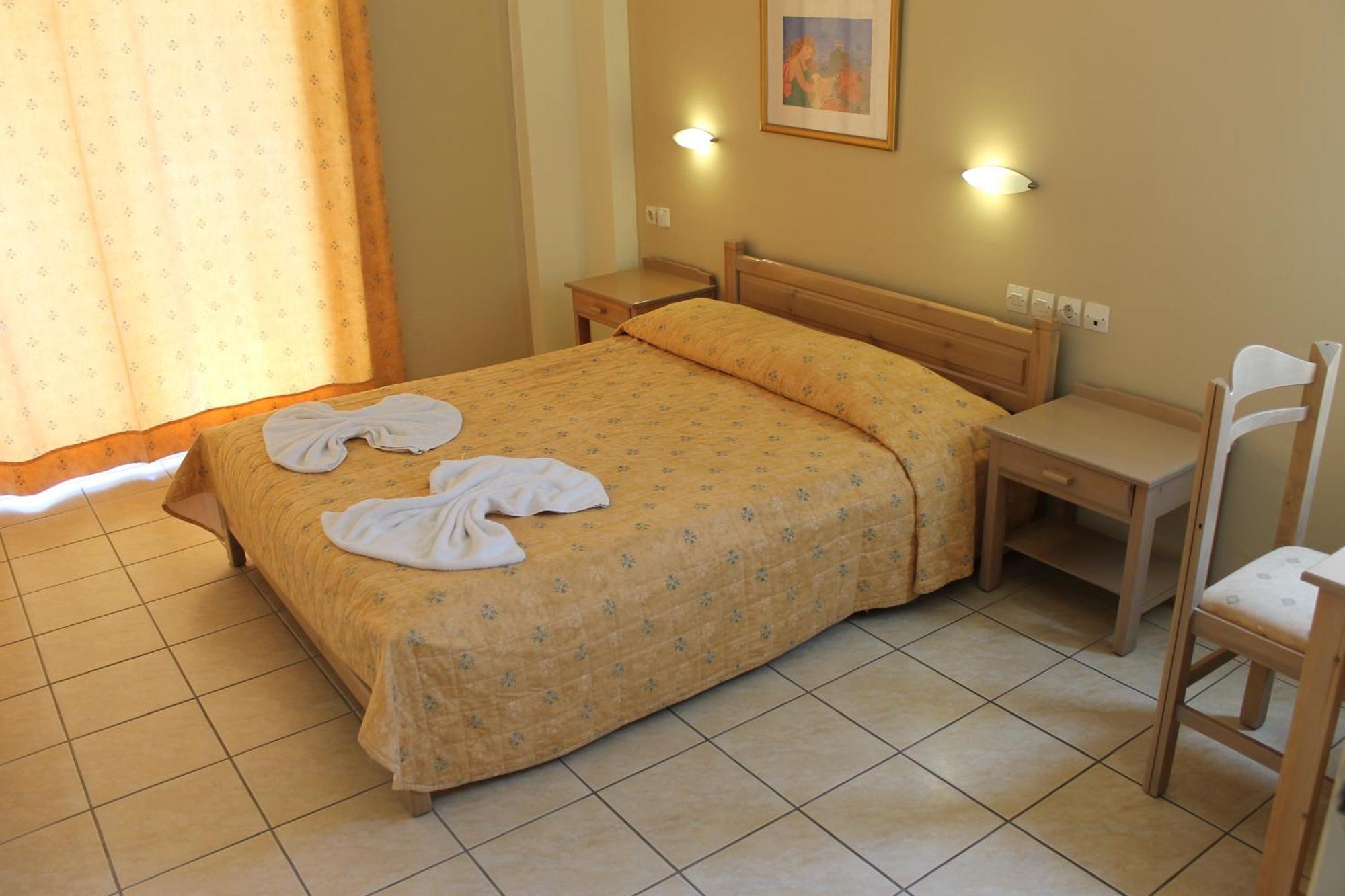 Varvaras Diamond Hotel Platanes  Rum bild